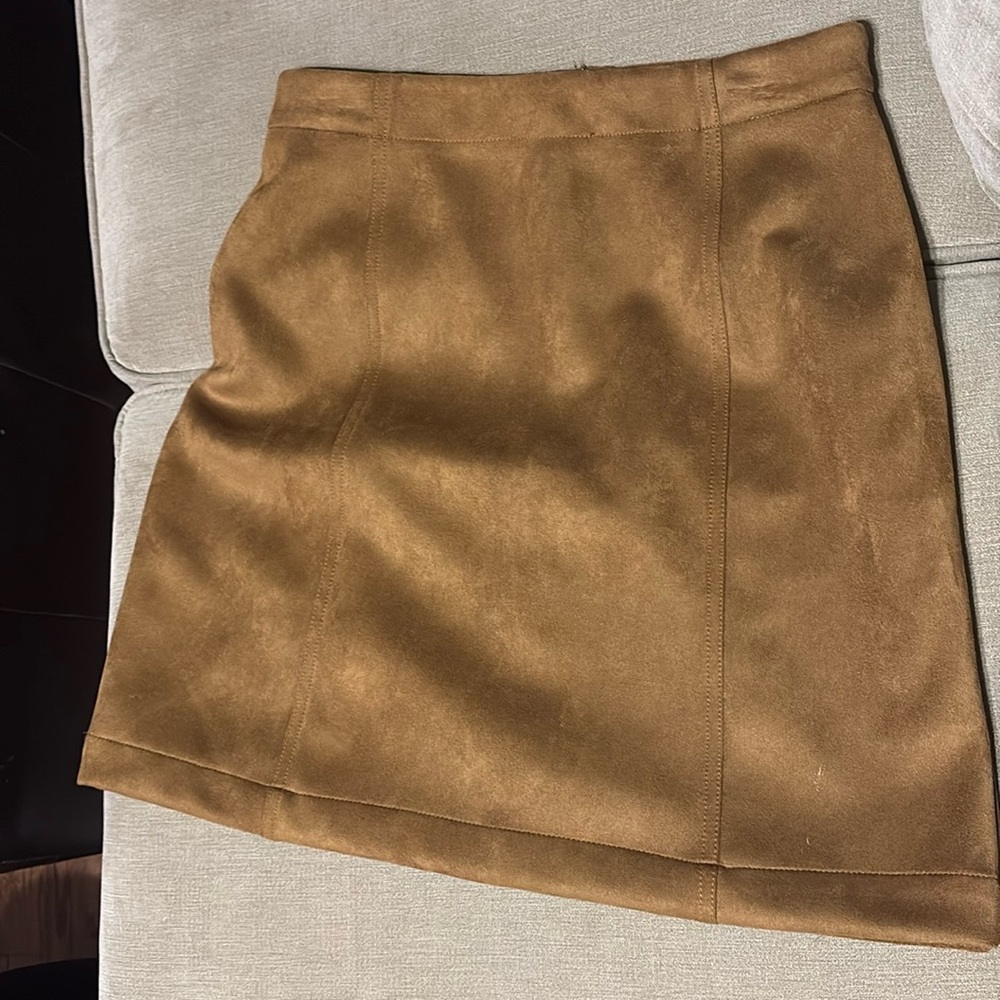 Ann Taylor sz 4 Faux suede skirt
